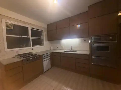 Departamento en Alquiler con 1 cocheras
