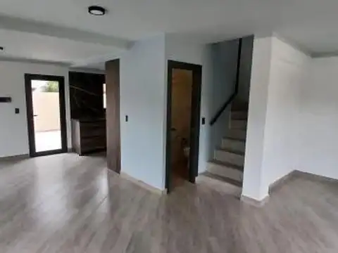 Casa en venta - 3 Dormitorios 3 Baños - Mar del Plata