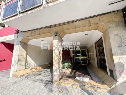 Bauness 2700, Piso 1