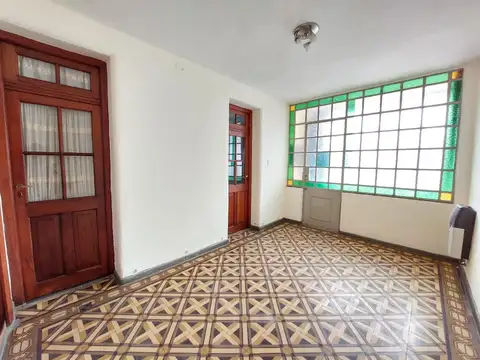 Casa antigua en alquiler con gran jardin - Rosario