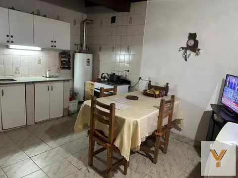 Casa en venta - 2 Dormitorios 1 Baño - La Plata