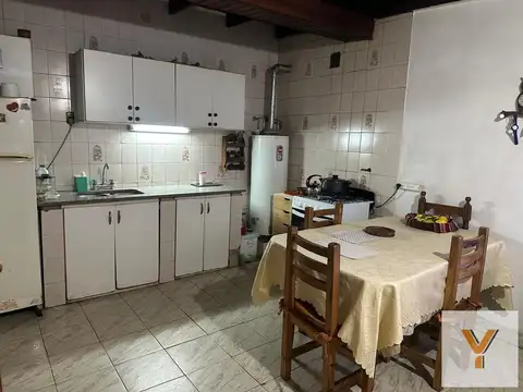 Casa en venta - 2 Dormitorios 1 Baño - La Plata