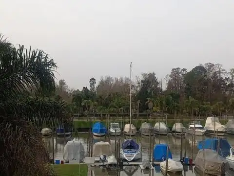 VEnta depto 4 ambientes con cochera y amarra en Marinas Golf