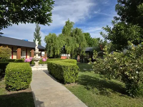 Complejo turistico, 11 cabañas con pileta, SUM y cocina. Excelente ubicación y dimensiones