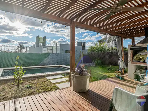 CASA EN VENTA EN LA PLATA