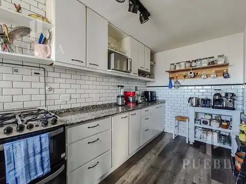 Venta 4 ambientes con mucha luz en Villa Urquiza. Reciclado en el año 2022.