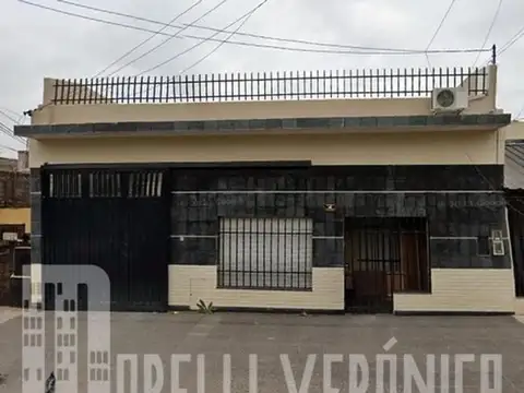 CASA EN VENTA 3 AMBIENTES CON PILETA
