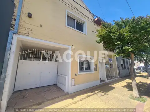 Departamento en venta - 2 Dormitorios 2 Baños - Cochera y jardín común - 81 M2 cub. - Tandil centro