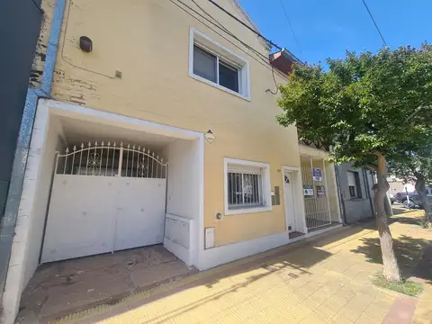 Departamento en venta - 2 Dormitorios 2 Baños - Cochera y jardín común - 81 M2 cub. - Tandil centro