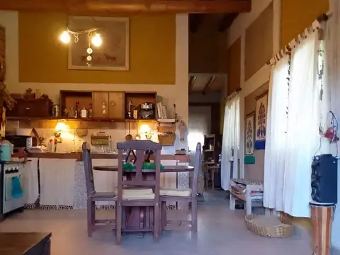 Casa 2 ambientes con 1 baño