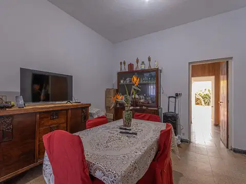 Casa 5 ambientes con 1 baño