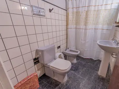 CASA EN VENTA 2 DORMITORIOS Y JARDIN, APTA CREDITO