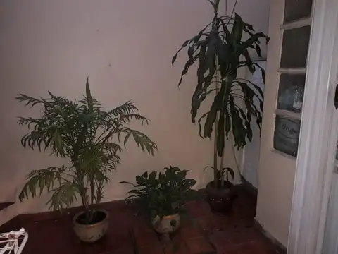 HAEDO SUR CENTRAL - A 2 C/ DE RIV- CASA EN PH 4 AMB-2 BAÑOS-TERRAZA JARDIN- QUINCHO Y GARAJE.