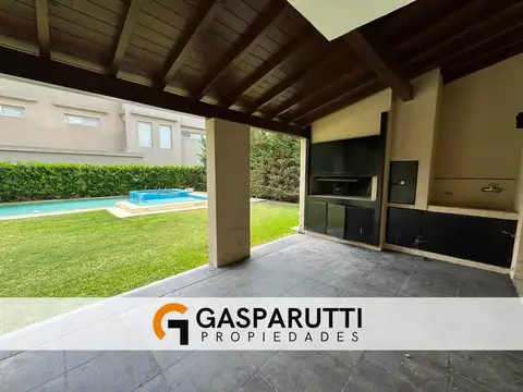 Casa 5 ambientes con 3 baños