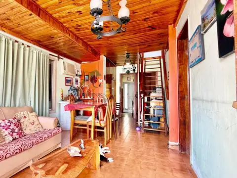 Depto Tipo Casa 5 ambientes con 2 baños