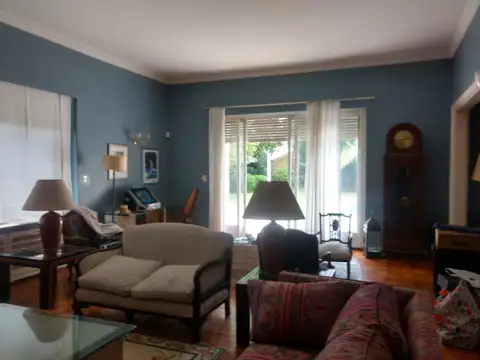 Casa en Venta con 3 cocheras