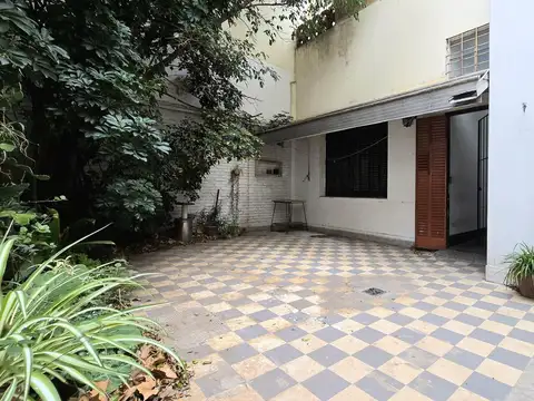 Venta PH en Villa Crespo 4 ambientes cochera patio y parrilla. Apto crédito