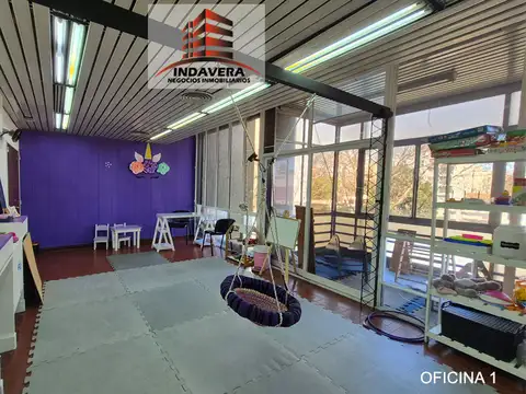 Oficina de 199 m2 totales con 2 cocheras – SUM – Balcón al frente. San Martín Centro