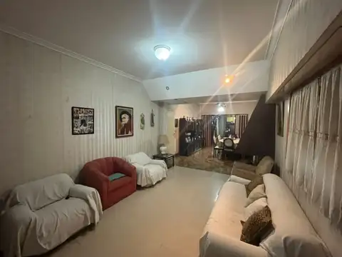Depto Tipo Casa en Venta con 1 cocheras