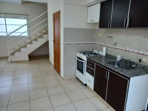 Depto Tipo Casa en Alquiler de 1 dormitorio