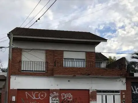 Departamento y local en VENTA sobre Alem Monte G.