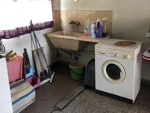 Departamento y local en VENTA sobre Alem Monte G.