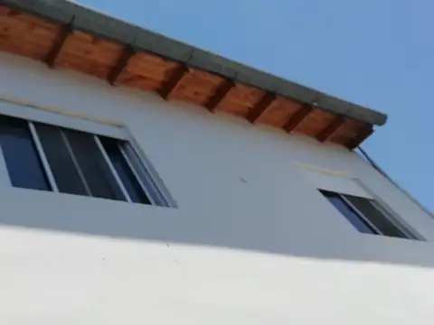 Depto Tipo Casa en Alquiler en Lanus Este, $ 750.000