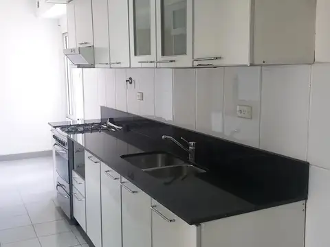 Departamento en Alquiler con 1 cocheras