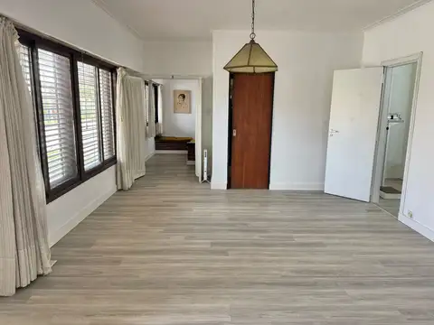 VENTA OFICINA O CONSULTORIOS 5 AMBIENTES MARTÍNEZ