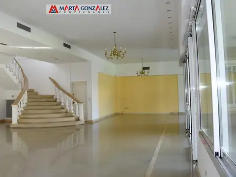 Casa 7 ambientes con 6 baños