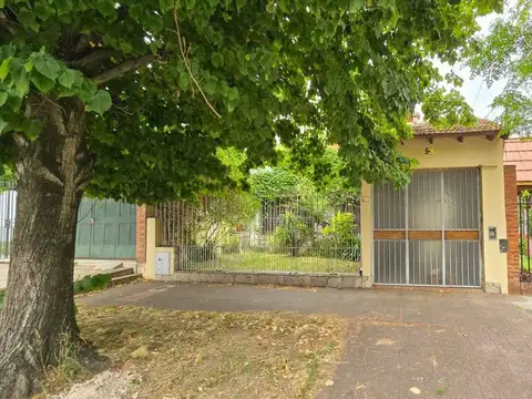 CASA EN VENTA 5 AMBIENTES APTA CREDITO  TEMPERLEY