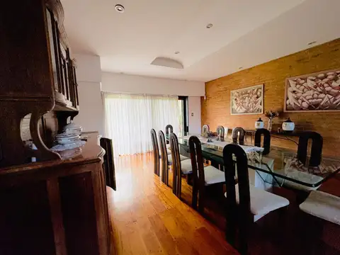 Casa 5 ambientes con 4 baños