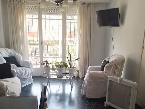 3 Ambientes al frente en zona centro