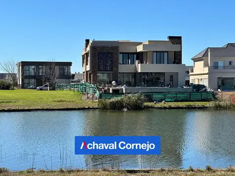 Terreno en Venta 24  mts Fondo