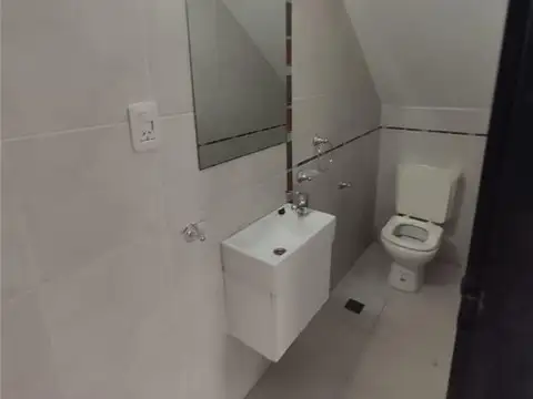 Casa en Alquiler con 1 cochera