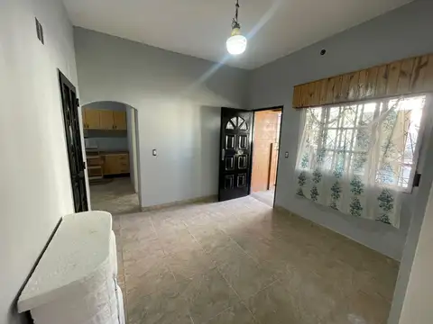 Venta Casa Ideal 2 familias con Entradas Independientes APTO CREDITO - Valentin Alsina