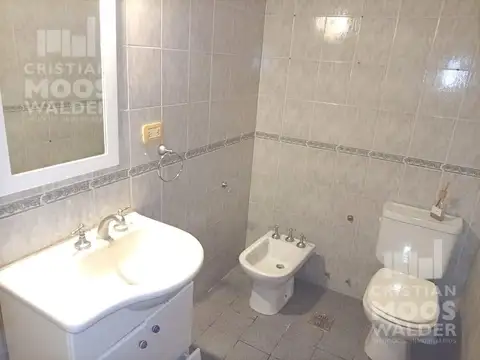 Casa en Alquiler con 1 cochera