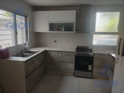 Depto Tipo Casa 4 ambientes con 3 baños