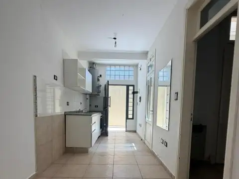 Depto Tipo Casa en Alquiler en Villa Lynch, $ 550.000