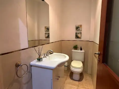 Casa 4 ambientes con 3 baños