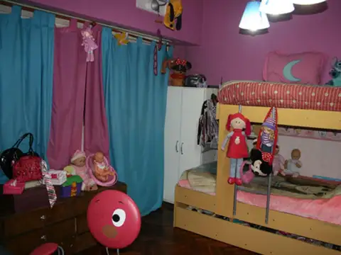 Casa 4 ambientes con 2 baños