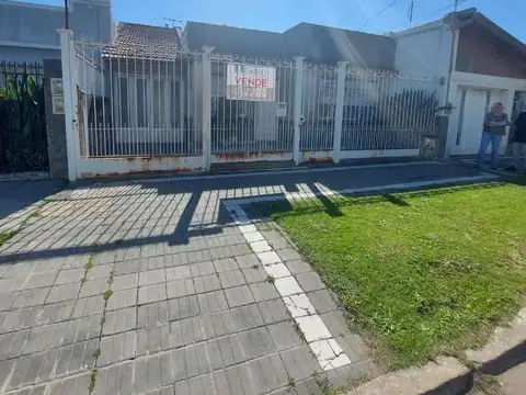 CASA EN VENTA EN BANFIELD