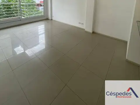 Monoambiente y Medio Al Frente Palier Privado Super Luminoso Frente Palacio R