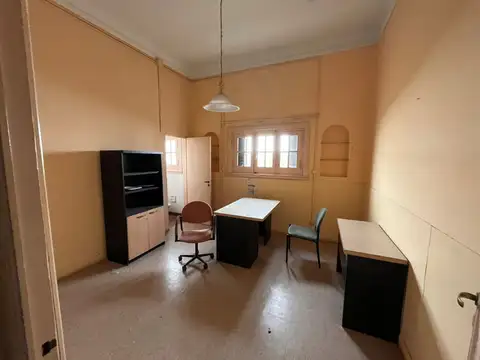 Casa 9 ambientes con 8 baños