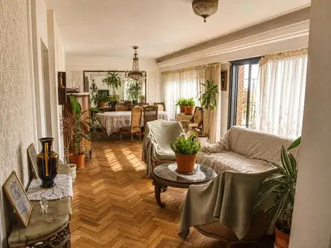 Venta Depto 4 ambientes 139 m2 balcón y dependencia en Balvanera