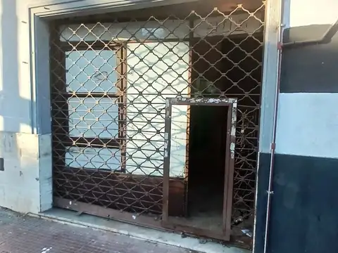 FLORESTA - Local en VENTA - A pasos Av. Juan B. Justo y próximo a Segurola y Centro Com. Avella...