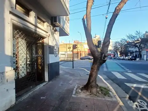 Local en Venta 73 años