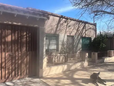 VENTA CASA CON DEPARTAMENTO EN GUAYMALLÉN GRANDE
