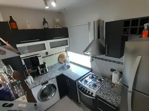 DPTO 4 AMB., EN EDIFICIO BARRIO "PLAN PILOTO"