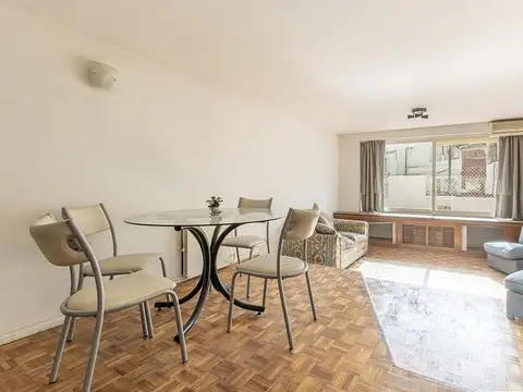 2 Ambientes con cochera fija. luminoso. Recoleta